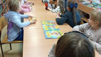 wizyta-klas-ii-w-gminnej-bibliotece